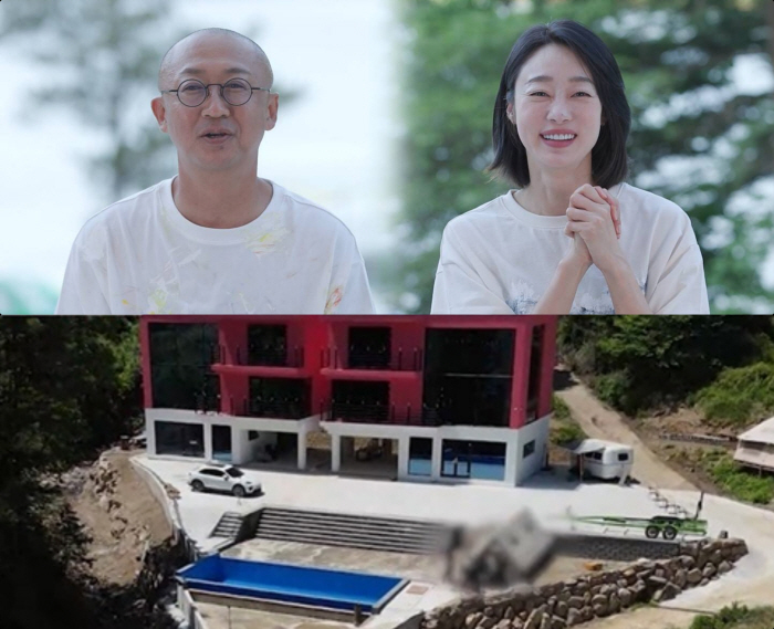 '재산 8천억說' 최여진♥김재욱, 가평 핫핑크 신혼집 공개..3층 대저택에 대형 수영장 '으리으리'(동상이몽2)