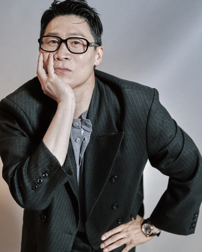 Interview 1 Jin Seon-kyu of 'Husbands' 'Extreme Job' Fell to No. 3 Behind 'The King and the Clown,' But It’s Still No. 1 Among Comedies'