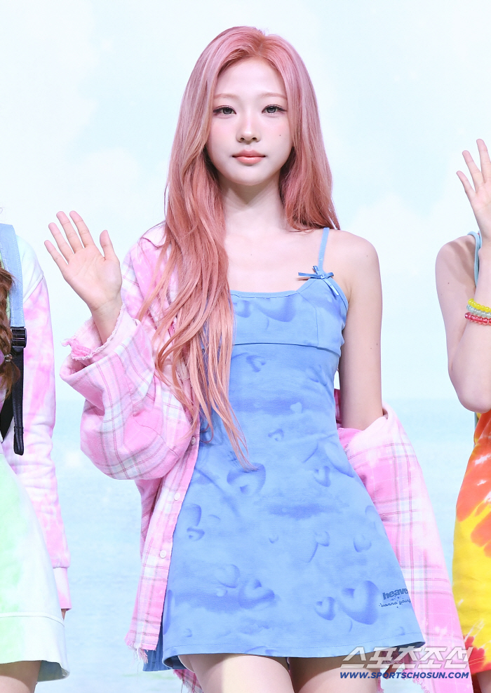 Hearts2Hearts held a media showcase on the afternoon of the 22nd at Blue Square Woori WON Banking Hall in Hannam-dong, Seoul, to mark the release of