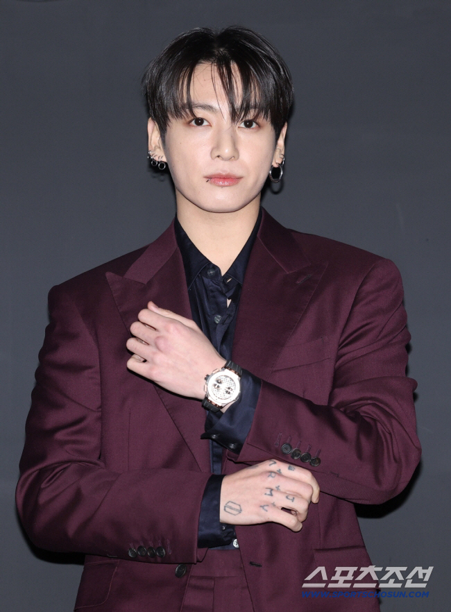 BTS 정국 자택 초인종만 133번…'무단침입' 브라질 여성, 결국 징역형 선고