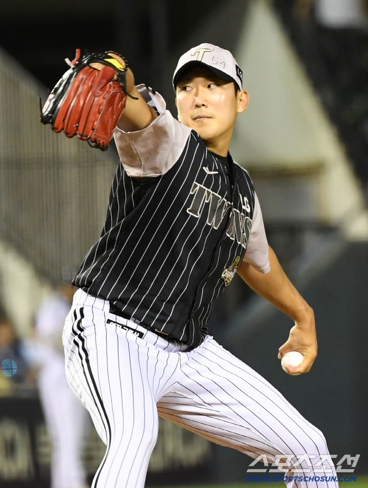 23일 잠실구장에서 열린 LG와 삼성의 경기. LG 손주영이 역투하고 있다. 잠실=박재만 기자 pjm@sportschosun.com/2026.06.23/