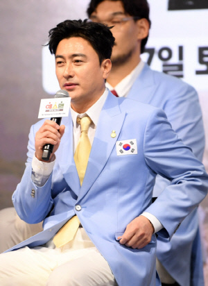 "꼴 보기 싫어 죽겠다" '韓 축구 레전드' 안정환 분노 폭발…"되지도 않은 걸로 어그로" 작심 발언