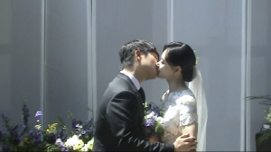 배성재♥김다영, 결혼식 안 했다더니…뒤늦게 현장 공개 "형 배성우는 모자이크"