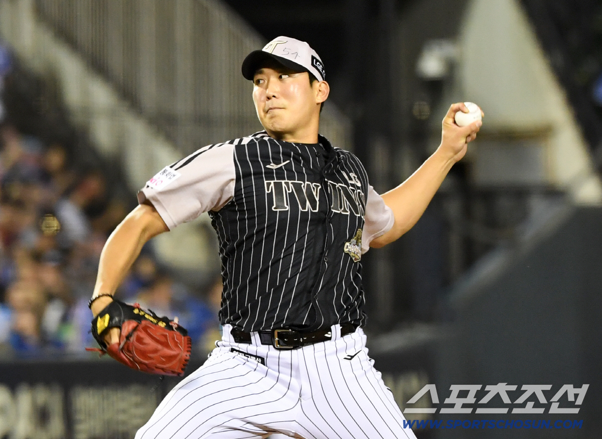 23일 잠실구장에서 열린 LG와 삼성의 경기. LG 손주영이 역투하고 있다. 잠실=박재만 기자 pjm@sportschosun.com/2026.06.23/