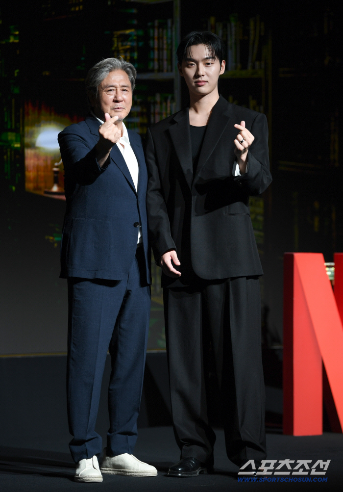 Choi Min-sik and Choi Hyun-wook Show Great Chemistry