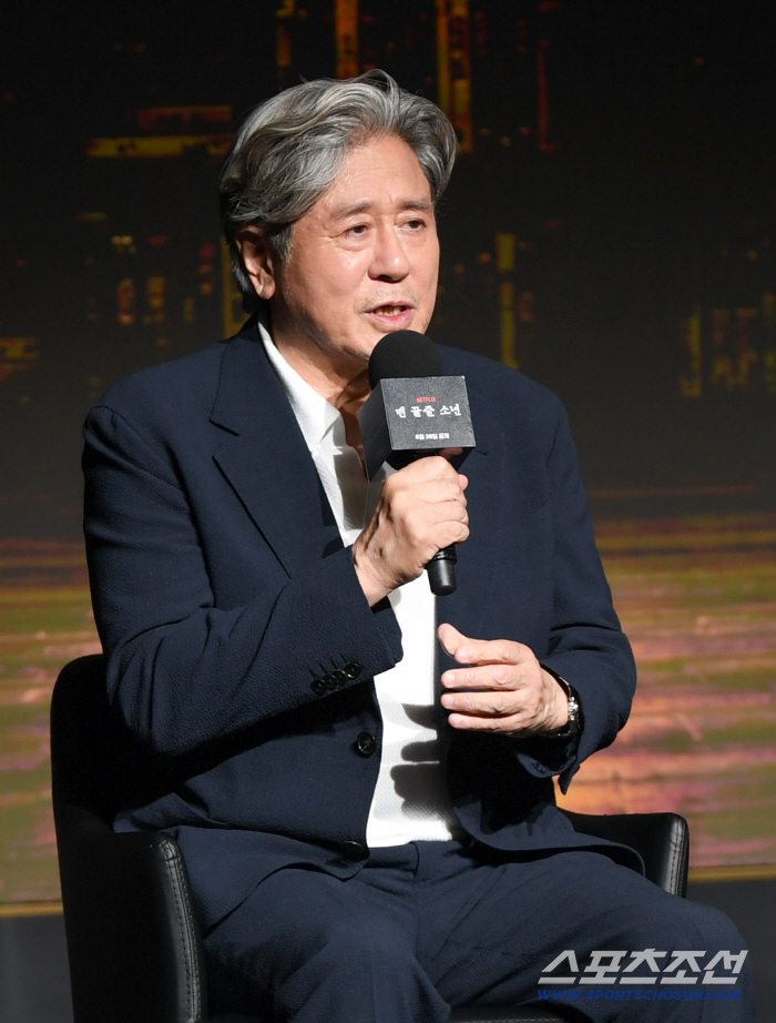 'The Boy at the End of the Line' Choi Min-sik 'In a world full of genre works, I missed stories with a literary feel'
