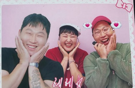 'Who Is the Real One?' Lee Su-ji Swallows Up Psy, Then Swings... Chilling 'Life Four Cuts' Visuals