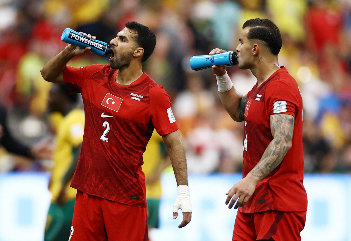 '하이드레이션 브레이크' 논란→FIFA회장 "순수한 스포츠적 문제, FIFA에 추가수익 없어"... BBC"美중계사 30초당 3~4억 수익"[북중미월드컵]