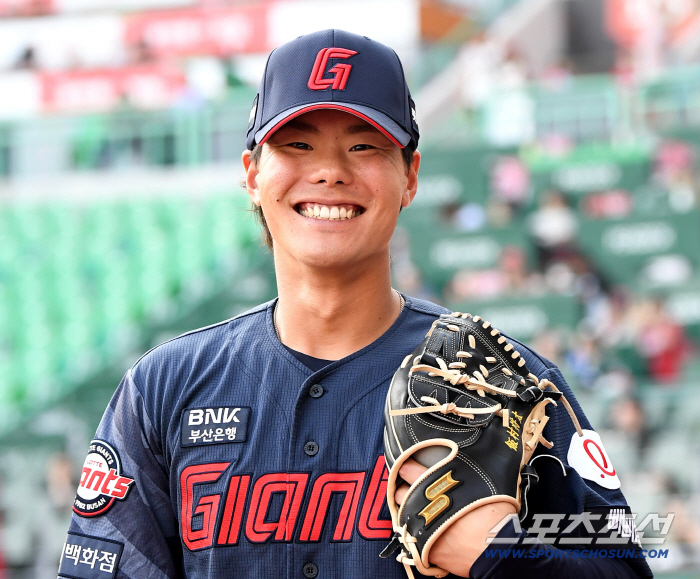롯데 이이무라, 내일 온다! → "필승조 가능한 구위, 슬라이더 커브 괜찮고 포크볼 보통" 