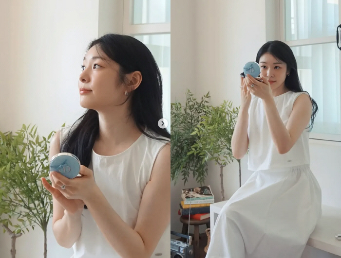 Yuna Kim Looks Beautiful Even While Touching Up Her Makeup...♥ Her Pure Charm Is Enough to Make Ko Woo-rim Fall for Her Again