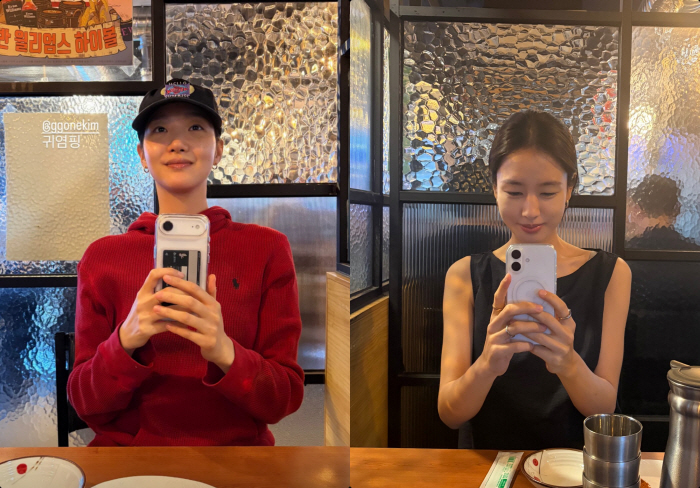 Kim Go-eun and Ahn Eun-jin, the legendary Class of 2010 at Korea National University of Arts, reunite for a late-night pub date 'Love you ♥'
