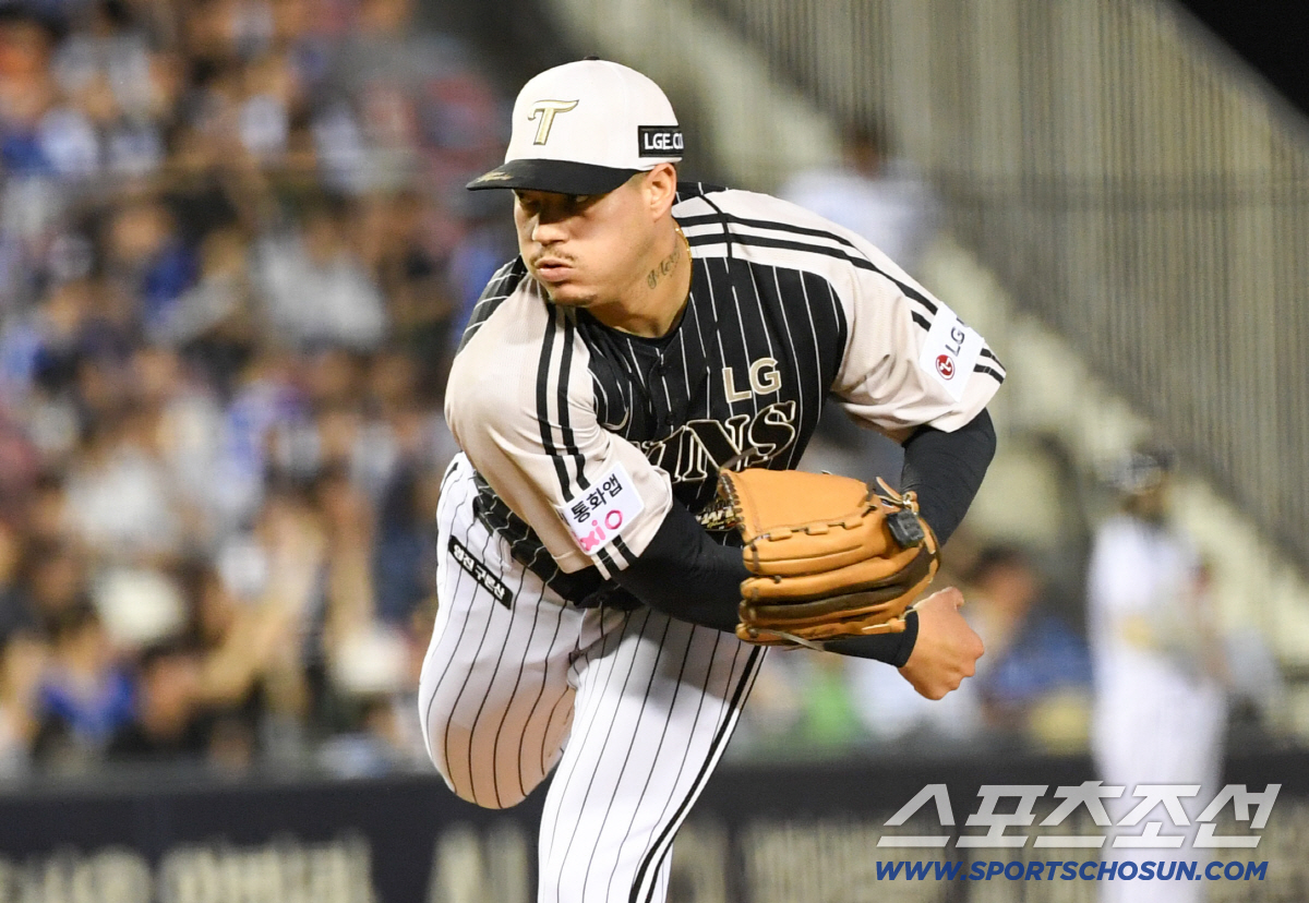 23일 잠실구장에서 열린 LG와 삼성의 경기. LG 리오스가 역투하고 있다. 잠실=박재만 기자 pjm@sportschosun.com/2026.06.23/