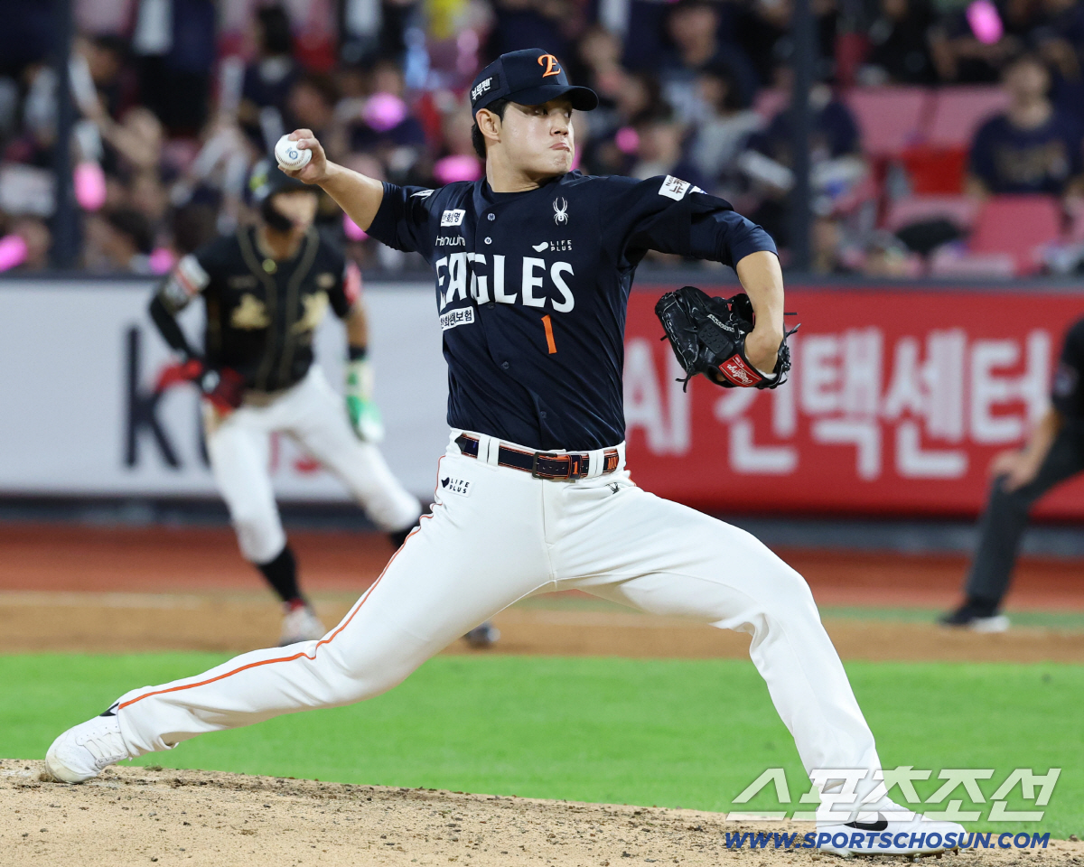 20일 수원 케이티위즈파크에서 열린 KT와 한화의 경기. 6회 마운드에 올라 투구하는 한화 문동주. 수원=송정헌 기자 songs@sportschosun.com/2025.09.20/