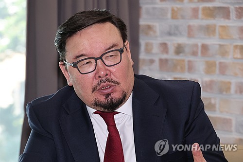 (서울=연합뉴스) 임화영 기자 = 검버자브 잔당샤타르 몽골 전 총리가 지난 23일 서울 종로구 연합뉴스 사옥에서 인터뷰를 하고 있다. 2026.6.25 hwayoung7@yna.co.kr