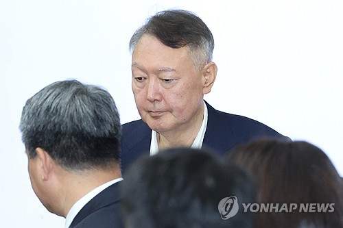 尹 내란우두머리 2심 한달만에 재개…특검, 사형선고 요청