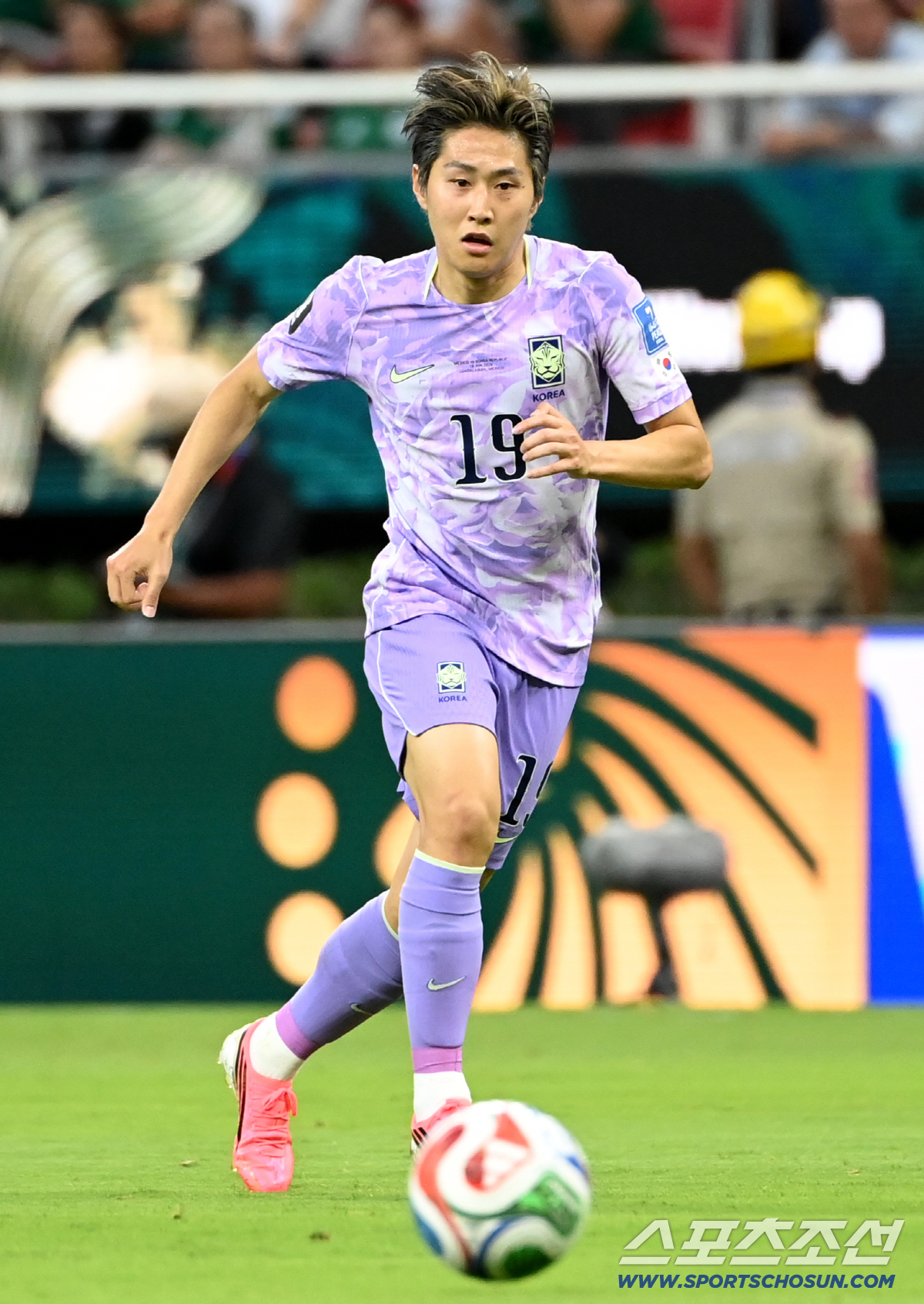19일(한국시각) 멕시코 과달라하라 사포판의 에스타디오 과달라하라에서 열린 2026 북중미월드컵 대한민국과 멕시코의 경기. 이강인이 돌파를 시도하고 있다. 사포판(멕시코)=허상욱 기자 wook@sportschosun.com/2026.06.19/