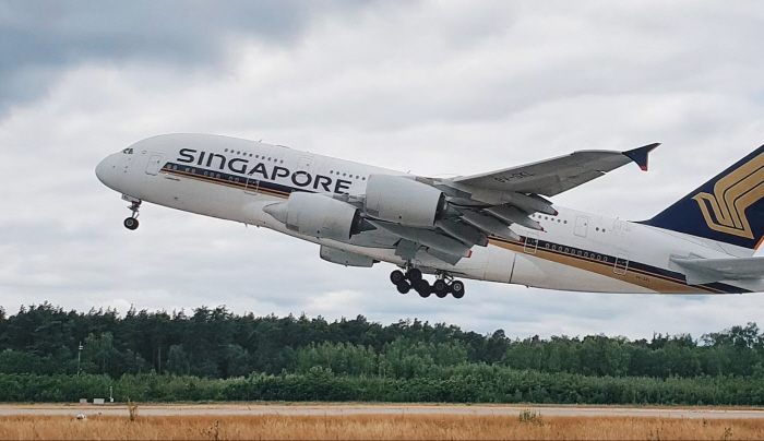 'Deliberately touched her thigh and buttocks with his elbow' ... Airline crew sexual harassment case ends in prison sentence