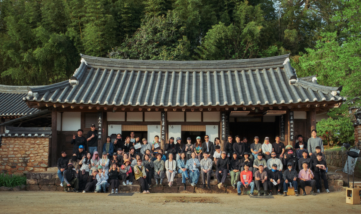 Byun Yo-han's shaved-head performance in 'Pawoon' wraps filming, with the cast saying, "Every scene was intense at every moment"