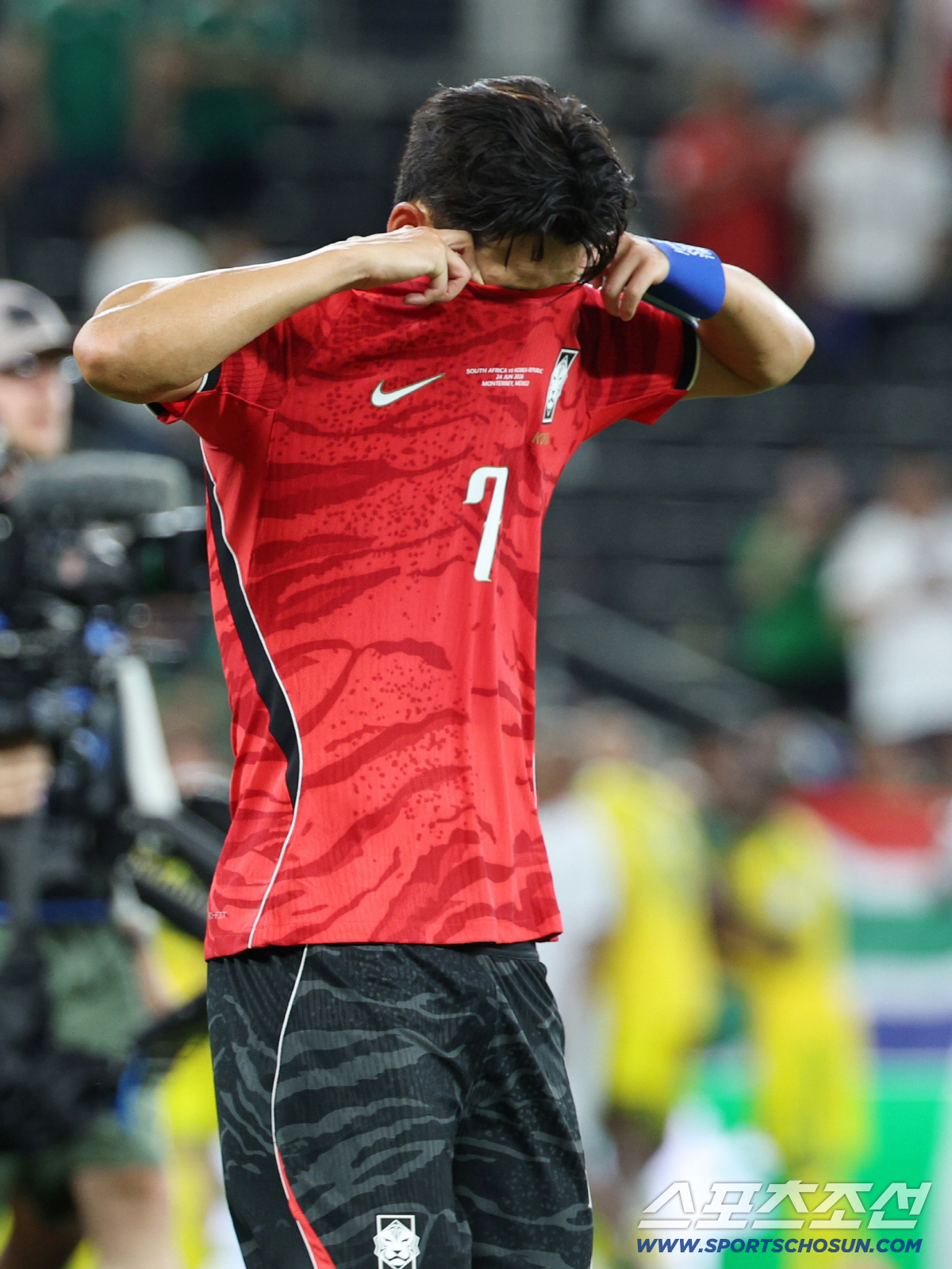 25일(한국시각) 멕시코 몬테레이 인근 과달루페의 에스타디오 몬테레이에서 열린 2026 북중미 월드컵 대한민국과 남아공의 경기. 한국이 0대1로 패하자 손흥민이 아쉬워하고 있다. 과달루페(멕시코)=허상욱 기자 wook@sportschosun.com/2026.06.25/
