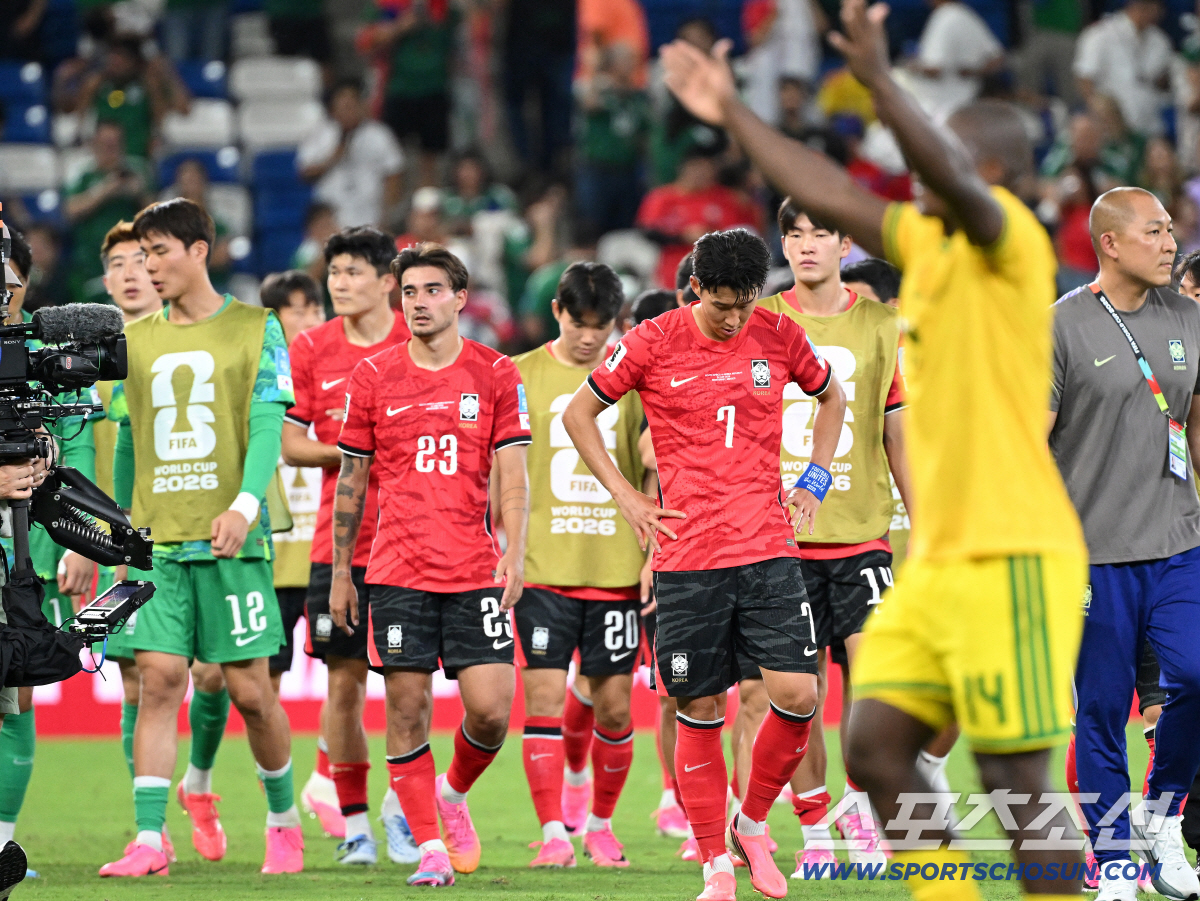 25일(한국시각) 멕시코 몬테레이 인근 과달루페의 에스타디오 몬테레이에서 열린 2026 북중미 월드컵 대한민국과 남아공의 경기. 한국이 0대1로 패한 가운데 손흥민 등 선수들이 아쉬워하고 있다. 과달루페(멕시코)=허상욱 기자 wook@sportschosun.com/2026.06.25/