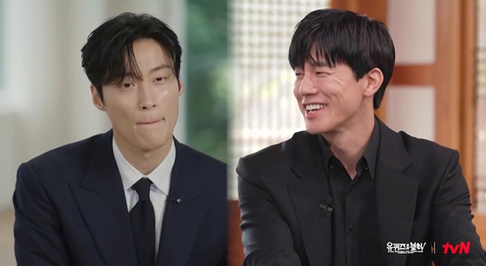 Kim Moo-yeol Says He Quietly Competed with Heo Nam-jun on Set... 'We Took Our Shirts Off and Just Hung On'
