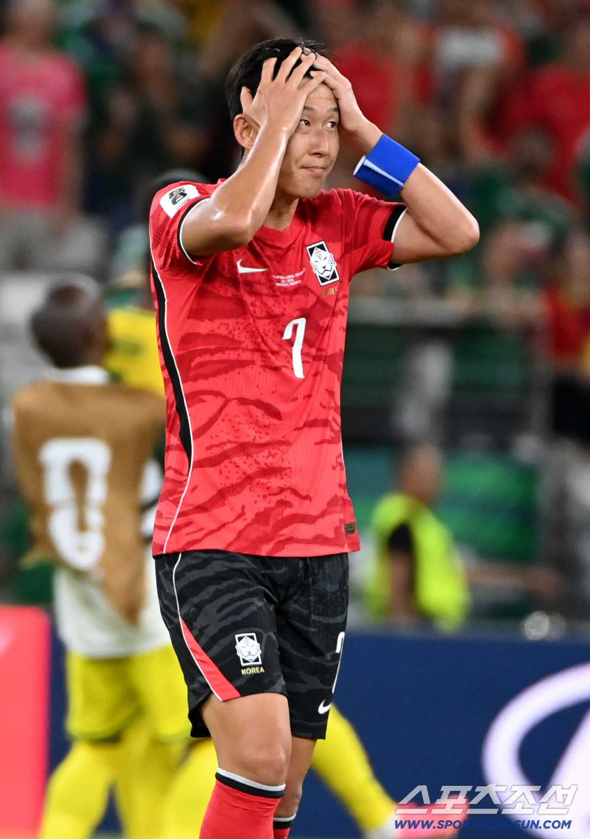 25일(한국시각) 멕시코 몬테레이 인근 과달루페의 에스타디오 몬테레이에서 열린 2026 북중미 월드컵 대한민국과 남아공의 경기. 대한민국이 0대1로 패했다. 경기가 끝나자 허탈해하는 손흥민의 모습. 과달루페(멕시코)=허상욱 기자 wook@sportschosun.com/2026.06.25/