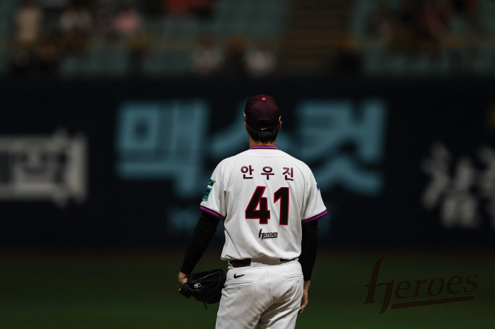 "안우진 답지 않았다"…6실점 부진 이유 분석 "올시즌 첫 경험한 ABS에 당황→컨디션 안좋으니 예민하게 반응"