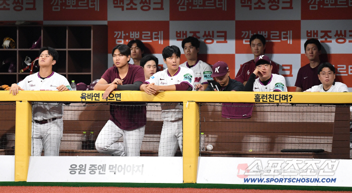 "'왜 못 치냐' 비난하지만"…'9연패 늪' 키움, 고척돔 불 밝힌 밤샘 특타와 눈물겨운 노력 [포커스]