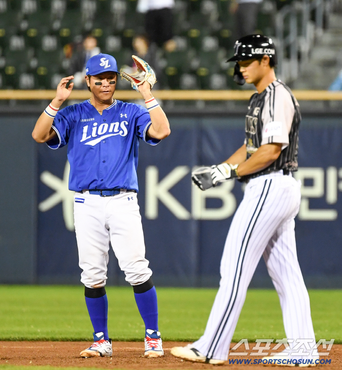 25일 잠실구장에서 열린 LG와 삼성의 경기. 8회 삼성 1루수 강민호가 수비를 하고 있다. 잠실=박재만 기자 pjm@sportschosun.com/2026.06.25/