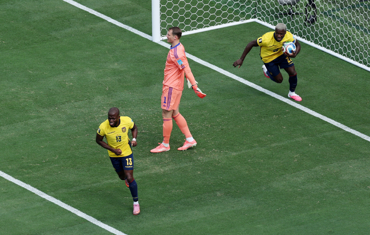 "홍명보호엔 비보" 에콰도르의 기적, 독일에 2-1 역전승! '승점 4점' 조3위 32강행[북중미월드컵 E조 최종전]