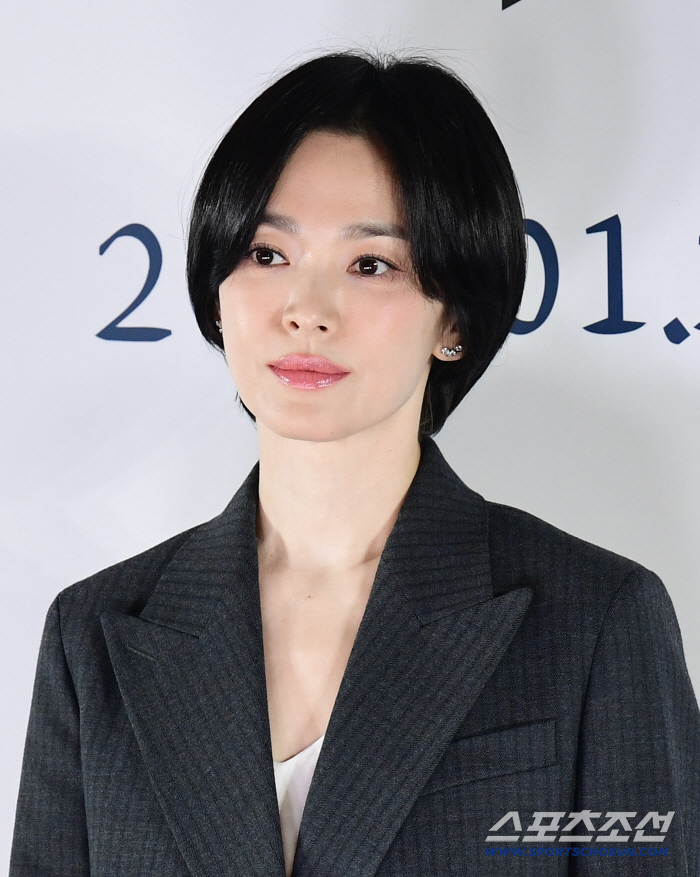 송혜교, 14년만 소속사 떠난다 "각자의 미래 응원" [공식]