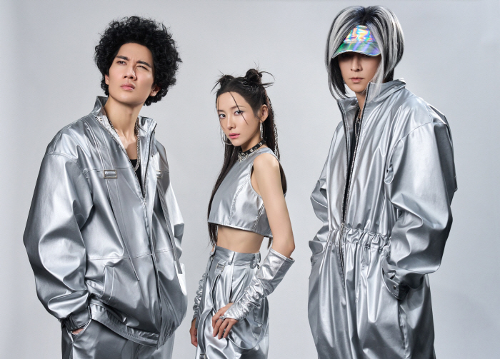 'Wild Thing' Still Has More to Show... Triangle's 'Shout It Out' Released, the Song That Kept Oh Jung-se's 'I Like You' at No. 2 for 39 Straight Weeks