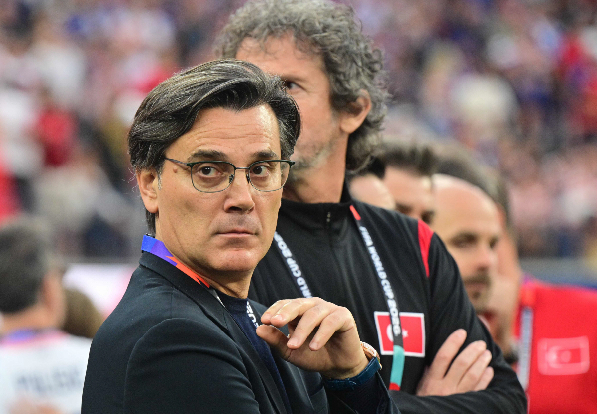 Turkey's Italian head coach Vincenzo Montella gestures during the 2026 World Cup Group D football match between Turkey and USA at the Los Angeles Stadium in Inglewood on June 25, 2026. (Photo by Frederic J. BROWN / AFP)