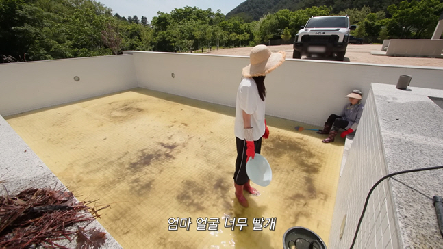 한혜진, 500평 초호화 별장 수영장 파놓고 후회..."멍청해서 이렇게 만들었다"