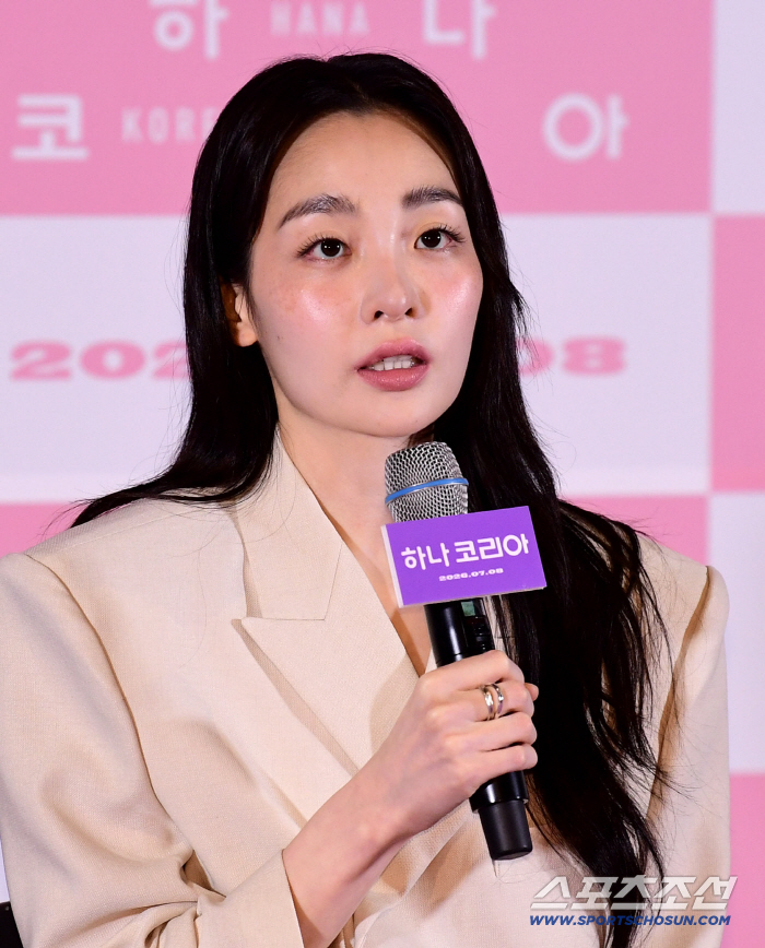 Kim Min-ha Transforms Into a North Korean Defector