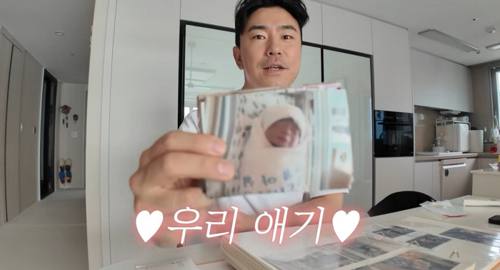 Lee Si-eon and Seo Ji-seung Reveal Their Son's Name Chosen at a Naming Service 'His Prenatal Name Was Tae-geon, but We Chose Solmin Because It Might Clash with Mom'