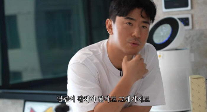 First-time dad Lee Si-eon worries about Seo Ji-seung's postpartum depression 'The husband has to do well...'