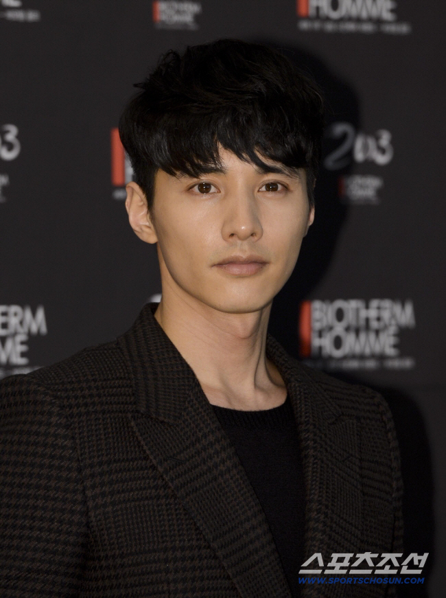 원빈, '아저씨' 이후 16년...머리 기르는 근황 "배역 기다리며 준비"