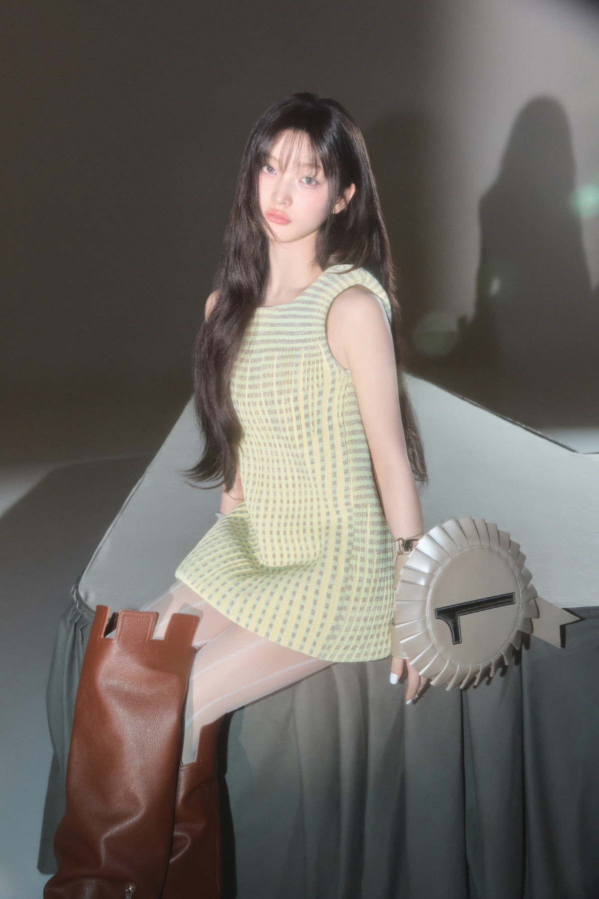 [ILLIT1] Shedding 'Lovely' for 'Determined': Why You Should Look Forward to the Japanese Comeback Now