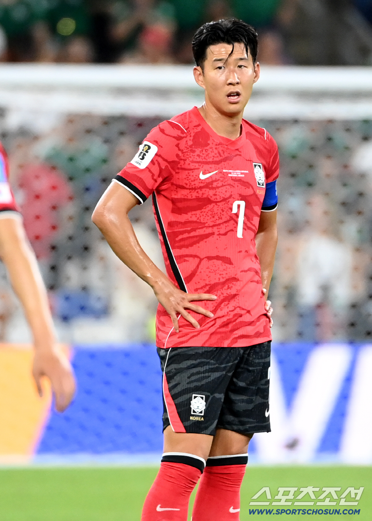 25일(한국시각) 멕시코 몬테레이 인근 과달루페의 에스타디오 몬테레이에서 열린 2026 북중미 월드컵 대한민국과 남아공의 경기. 손흥민이 남아공 마세코의 선제골이 터지자 아쉬워하고 있다. 과달루페(멕시코)=허상욱 기자 wook@sportschosun.com/2026.06.25/