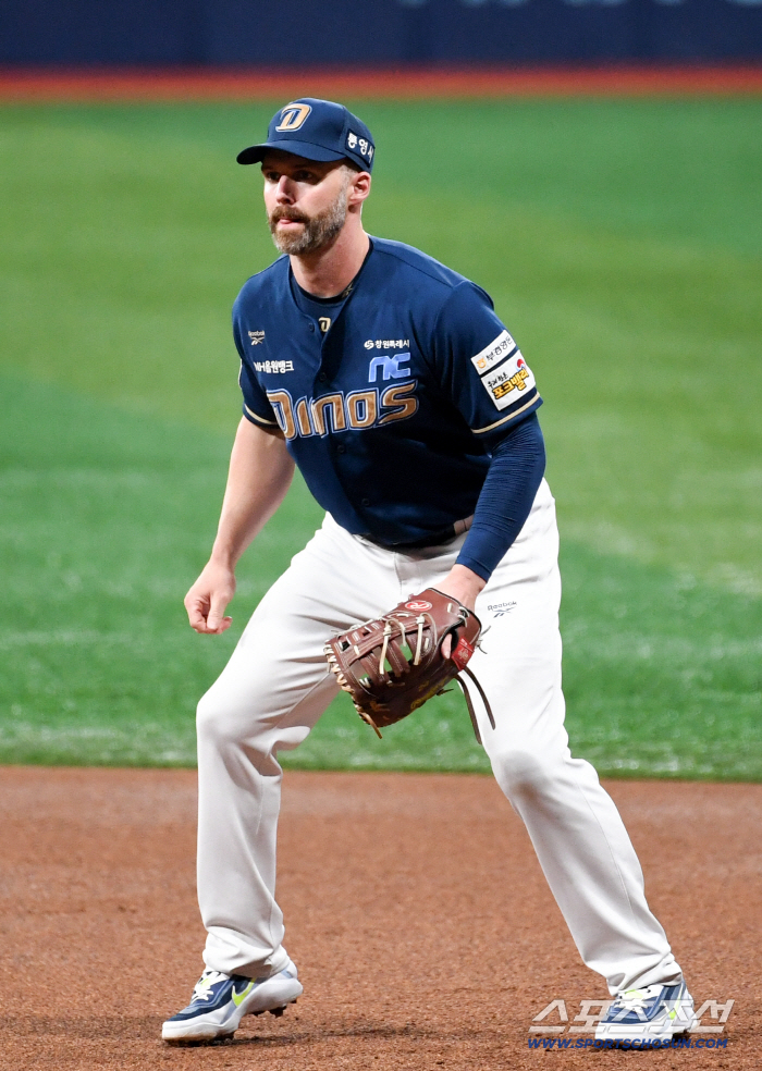 거포, 1루수, 두산에 딱이었는데...카메론 퇴출, 데이비슨 선택지는 없었나 