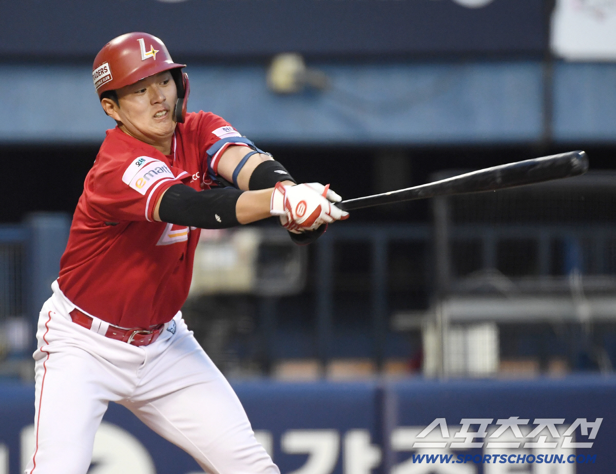 8일 잠실구장에서 열린 두산과 SSG의 경기. 타격하는 SSG 조형우. 잠실=송정헌 기자 songs@sportschosun.com/2026.05.08/