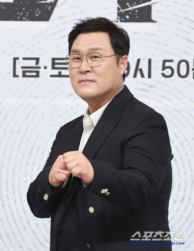 Yoon Kyung-ho, as 'Chief Kim' Surpasses 15%, Finally Begins '13 Hours of Silence'... 'I Cursed Myself'