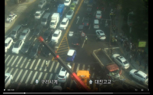 노원구 화랑대사거리 덤프트럭끼리 추돌…운전자들 경상