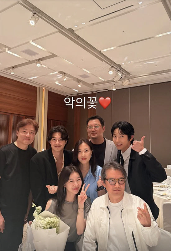 문채원, 한옥 야외 결혼식 포착…이준기·김지훈·장희진 '악의 꽃' 재회