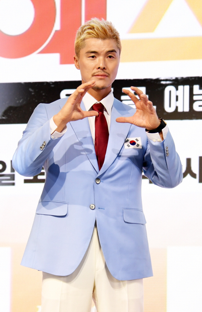 'Kim Young-kwang, Who Shouted 'Hong Myung-bo Out,' Opens Up After Flood of Fan Support 'I Am Truly Grateful for This Overwhelming Strength''