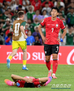 '월드컵 32강 무산' 한국 축구, FIFA 랭킹 25위→32위 7계단 추락, 4년만에 최저치