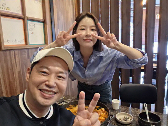 Park Ha-na Shows Her Unwavering Loyalty to Yang Chi-seung, From Financial Help to Promoting His Shop