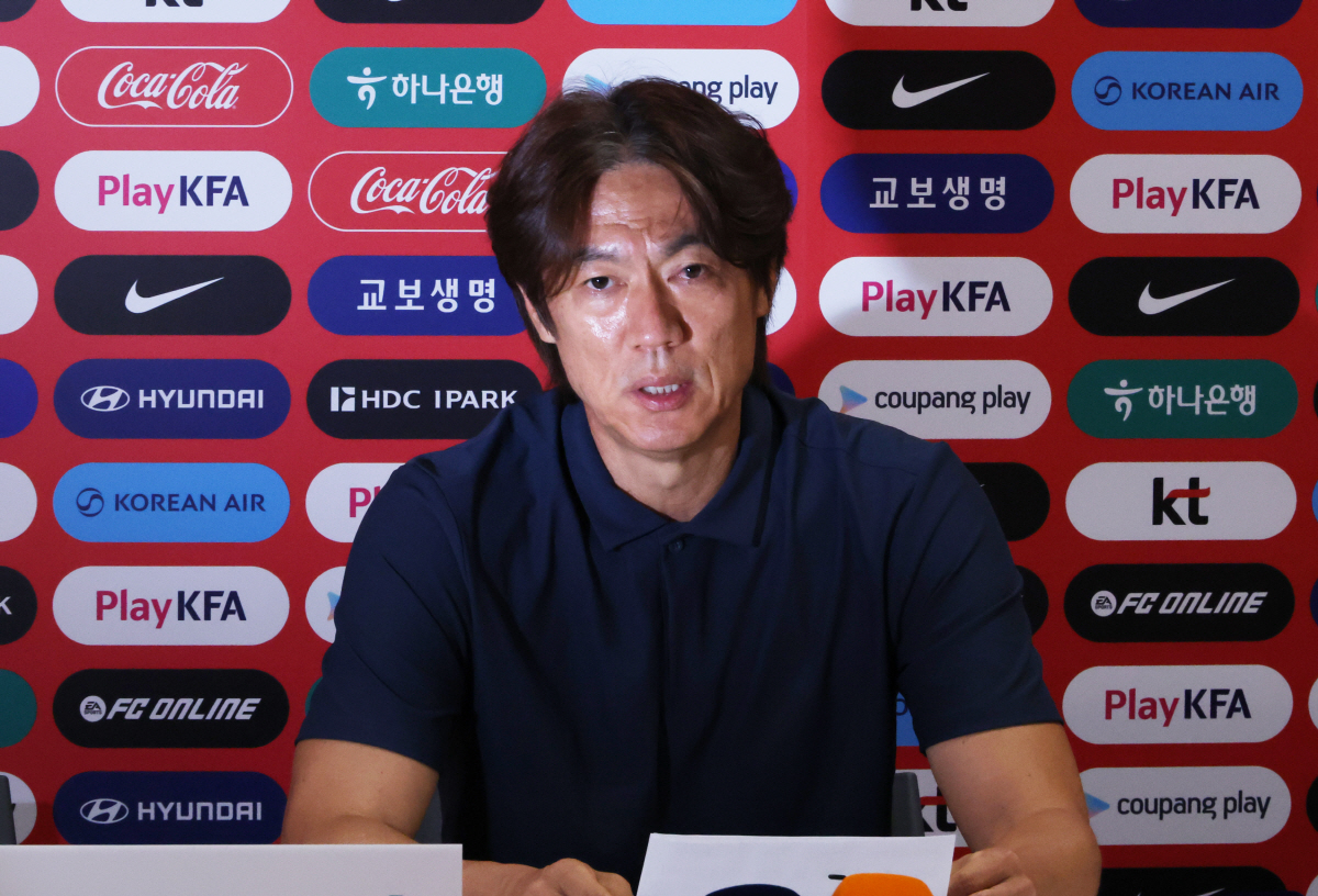 '24년째 월드컵 진출 실패' 중국까지 훈수 둔다, 홍명보 감독 사퇴에 "한국, 4강 신화에서 못 벗어나"→"혁신적인 감독 선임이 과제"