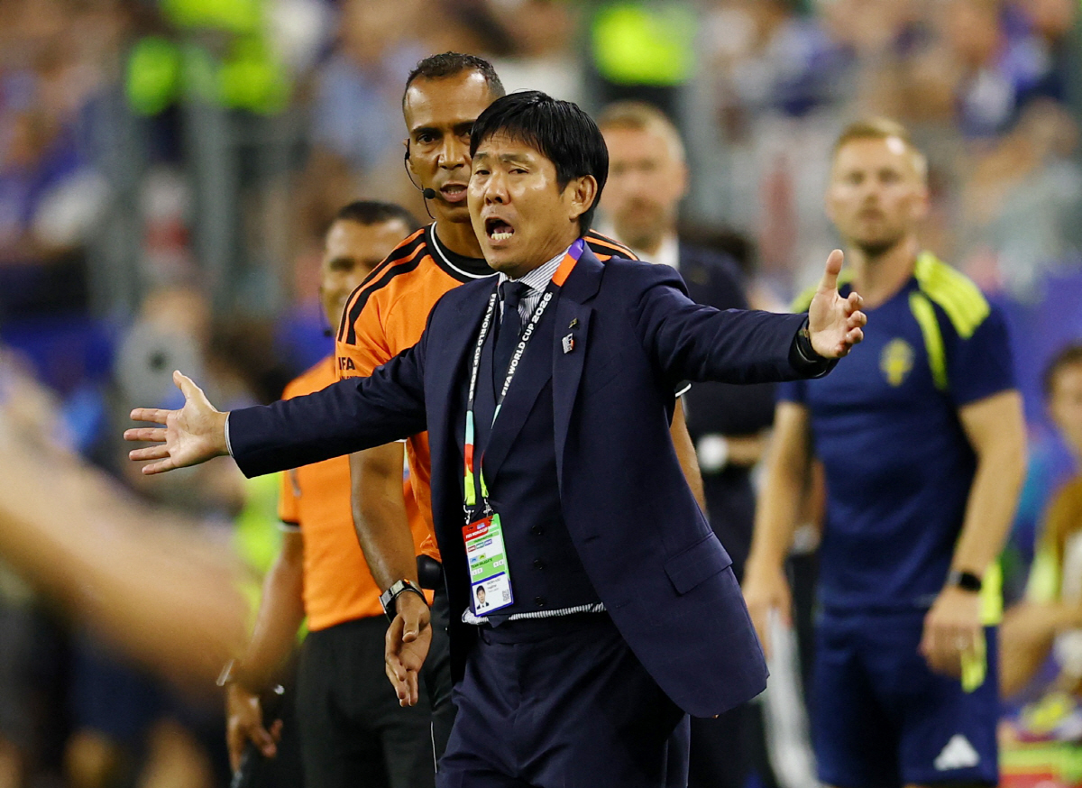 Soccer Football - FIFA World Cup 2026 - Group F - Japan v Sweden - Dallas Stadium, Arlington, Texas, U.S. - June 25, 2026 Japan coach Hajime Moriyasu reacts during the match REUTERS/Issei Kato